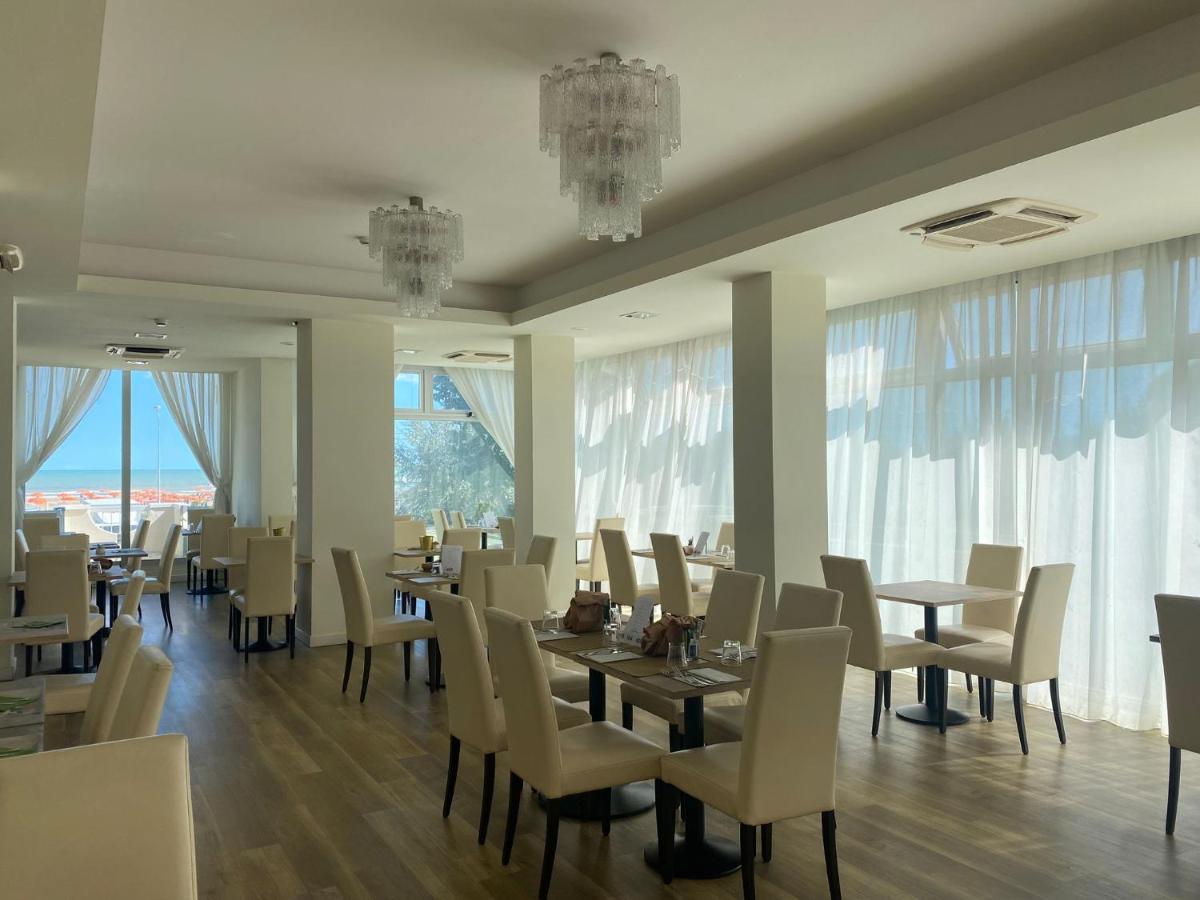 Hotel Aristeo Rimini Esterno foto