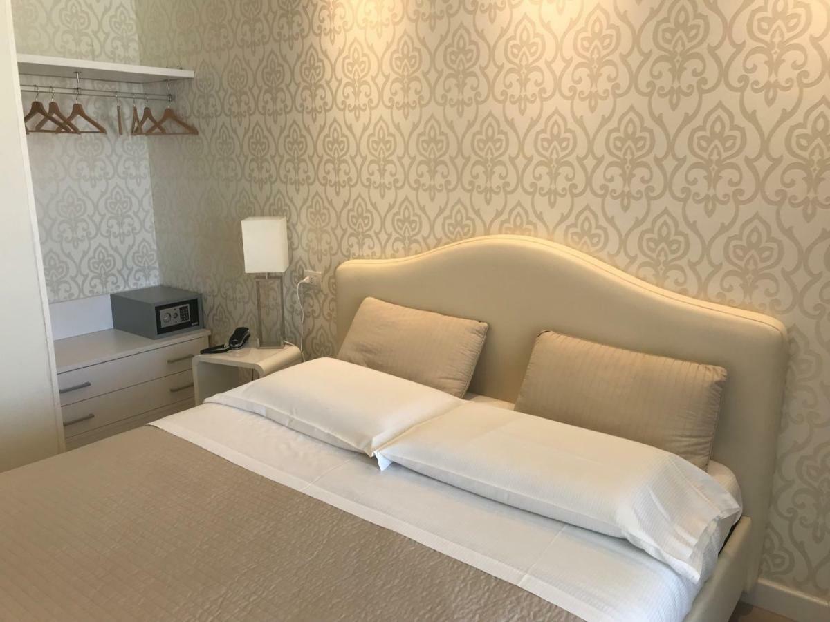 Hotel Aristeo Rimini Esterno foto