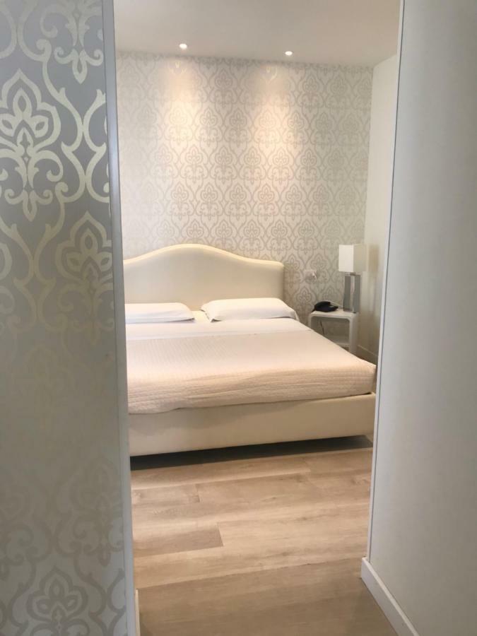 Hotel Aristeo Rimini Esterno foto