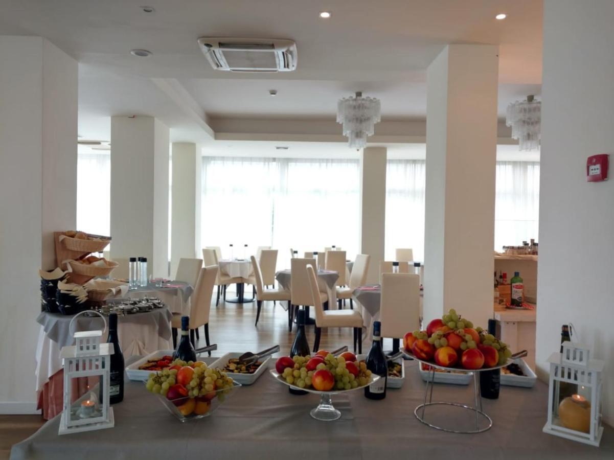 Hotel Aristeo Rimini Esterno foto